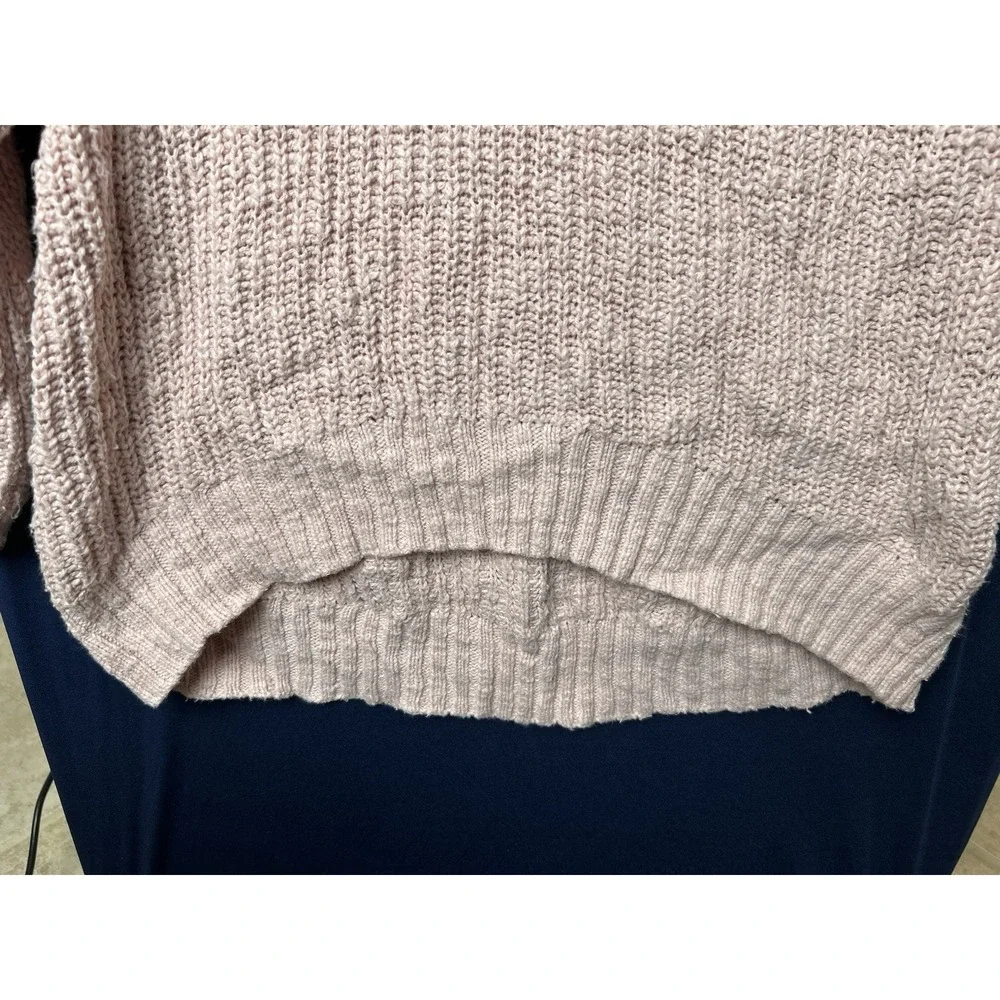 American‎ Eagle Women's Light Pink V-Neck Sweater Size Small